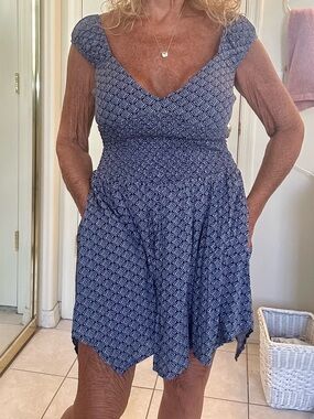 Hollister Blue Diamond-Print V-Neck Cap Sleeve Mini Dress M NWOT Lined Pockets